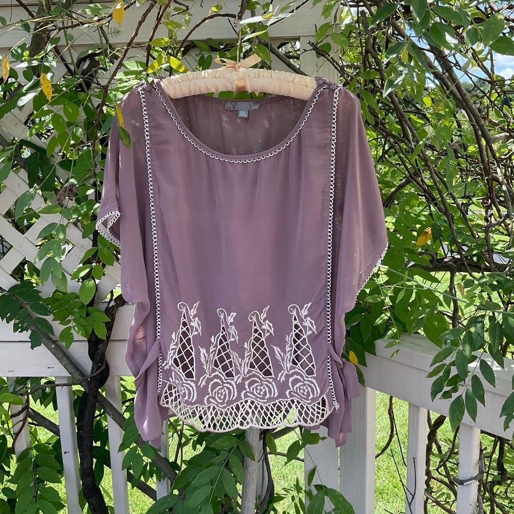 Forever XXI exclusive embroidered top blouse camisole